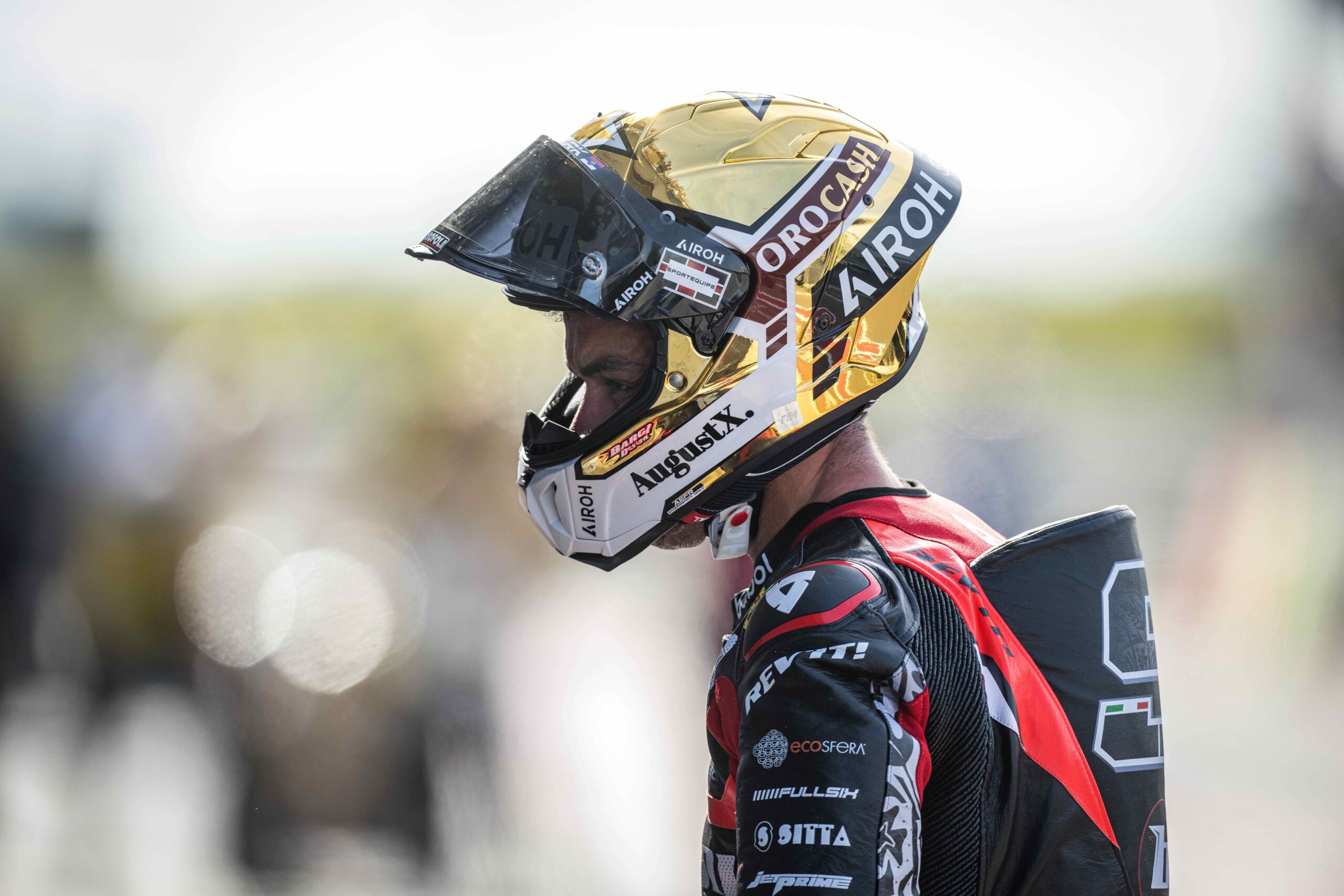 Petrucci con il casco oro brandizzato OroCash
